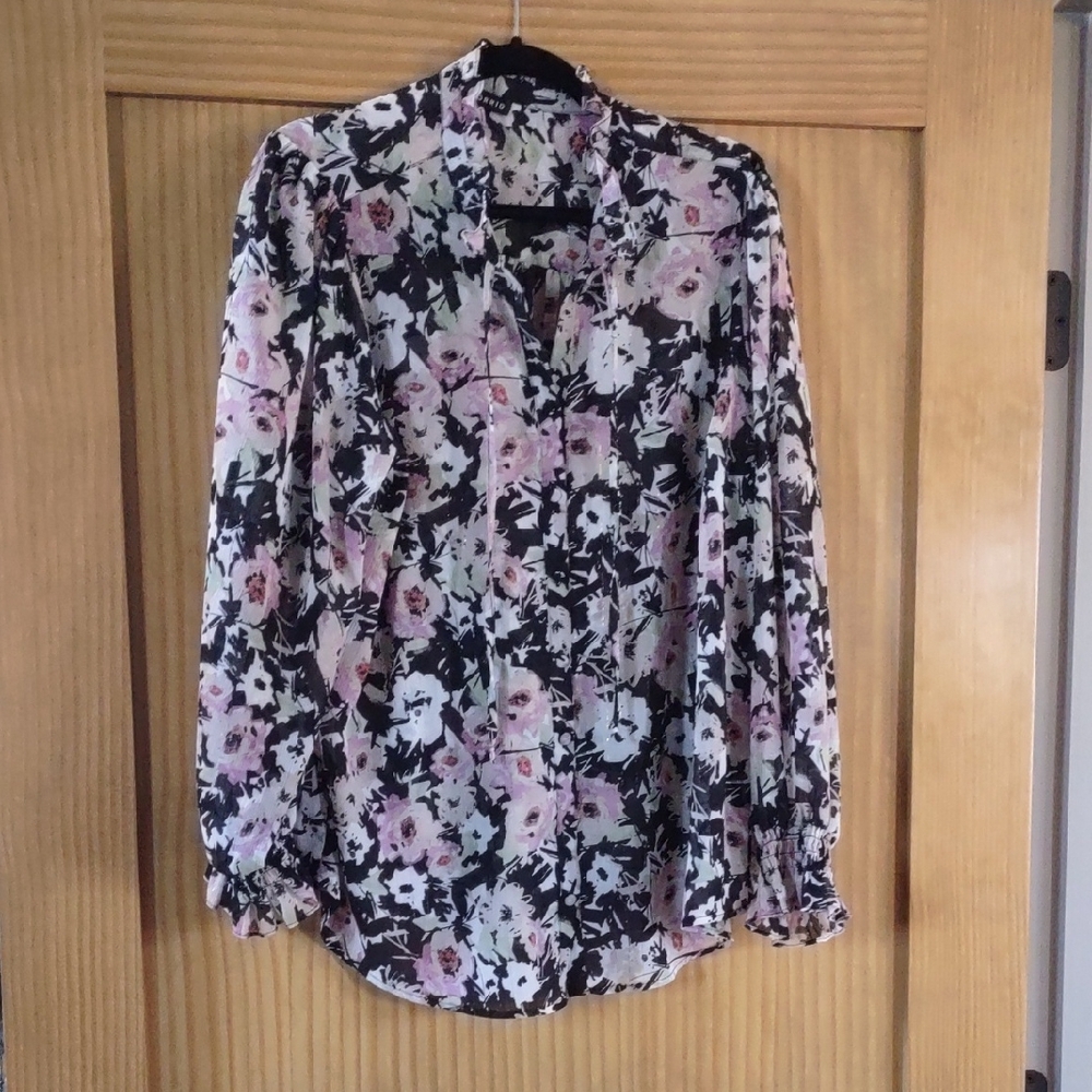 1X Torrid Black & Pink Floral Top- Black and Pink